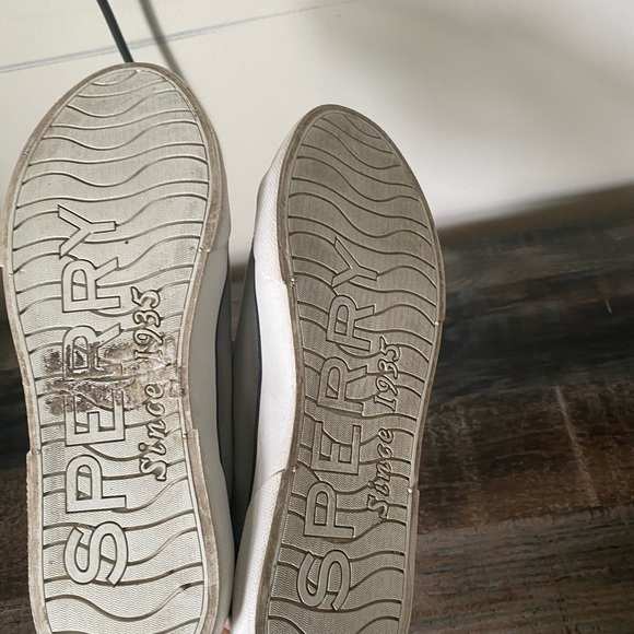 Sperry shoes women’s six 8. Can fit a 7.5 too. - Picture 4 of 4